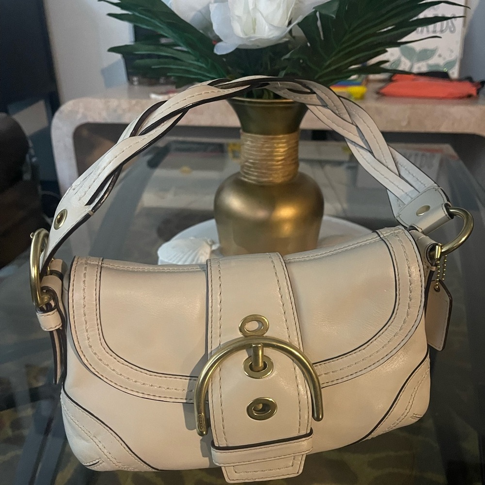 Coach Signature purse